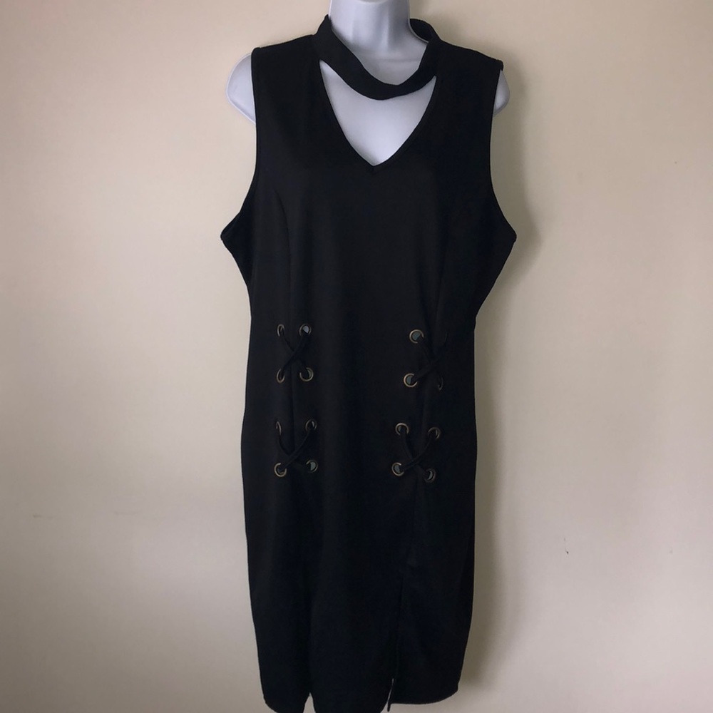 Black Sleeveless Dress